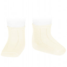  Condor Pattern Sock W Scallop Edge - 2393/4